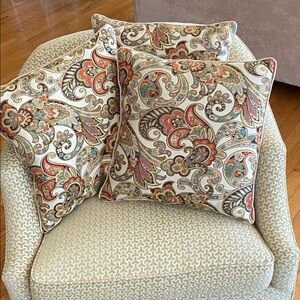 Set of 3 Throw Pillows 17x17 Paisley print